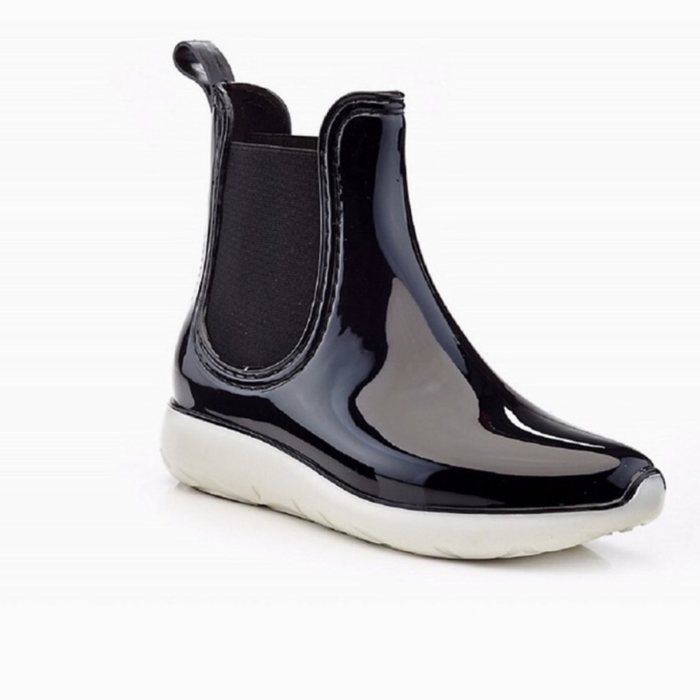 NWT Henry Ferrera Kimmy water proof boots. Size 7